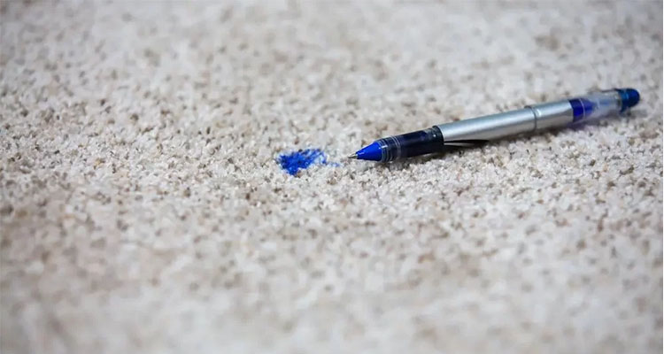 پاک کردن لکه جوهر از روی فرش
